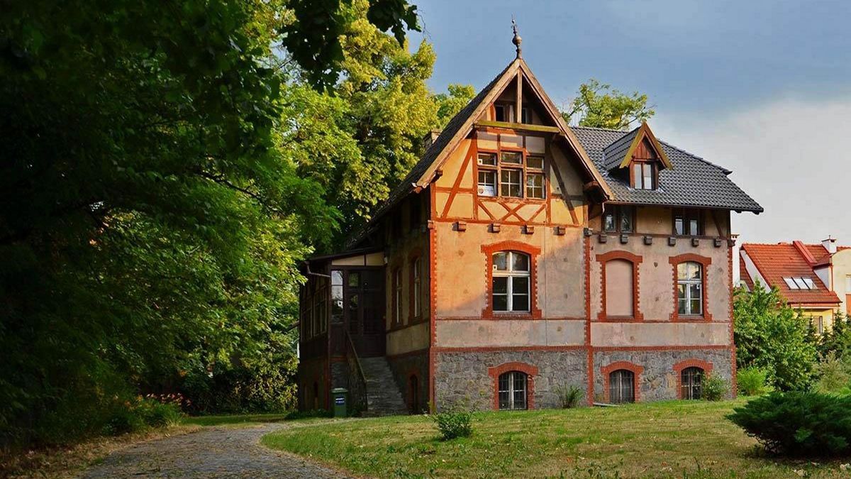 Zabytkowa willa przy alei Kasprowicza 23 we Wrocławiu została rozebrana