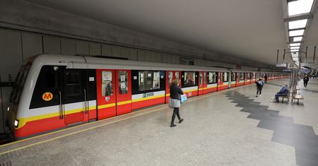 Warszawa. Wypadek w metrze. Zamknięte stacje