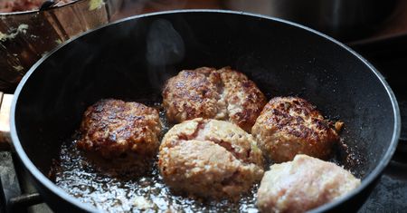 Jak zrobić idealne kotlety mielone? Poznaj niezawodny patent