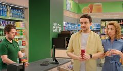 Żabka reklamuje promocje na napoje (wideo)