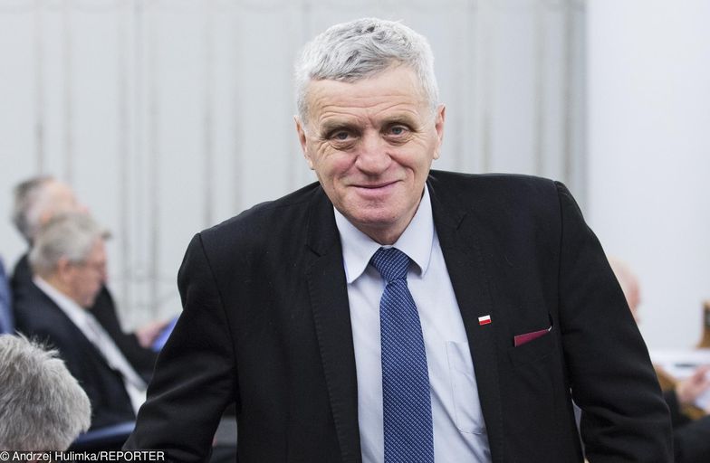 Senator Stanisław Kogut był na kolei szarą eminencją. Teraz sciągął na nią CBA