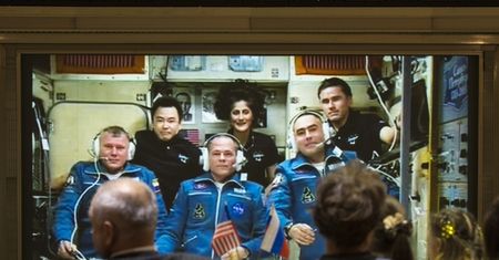 Rosyjski Sojuz pomyślnie przycumował do ISS