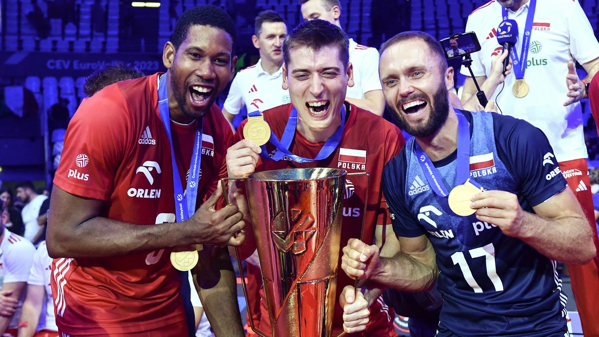 PALAZZETTO DELLO SPORT, ROME, ITALY - 2023/09/16: Wilfredo Leon, Jakub Kochanowski and Pawel Zatorski of Poland  celebrate the victory of European Championship the 2023 CEV EuroVolley Men final match between Italy and Poland. Poland won 3-0 over Italy. (Photo by Antonietta Baldassarre/Insidefoto/LightRocket via Getty Images)