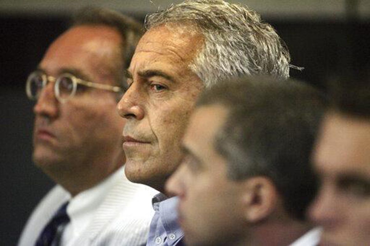 January 4, 2020, West Palm Beach, FL, USA: Jeffrey Epstein, center, at a West Palm Beach, Fla., court appearance in July 2008.