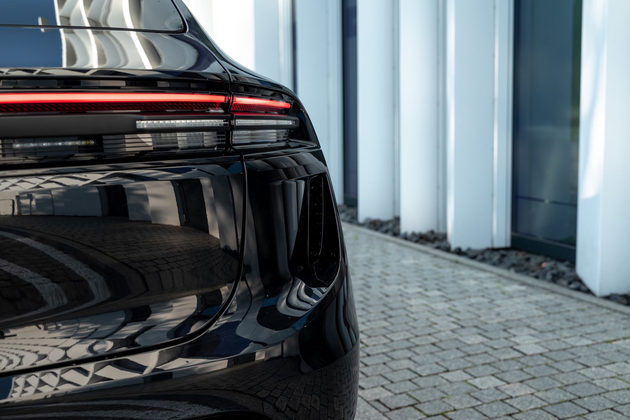 Porsche Macan Turbo EV