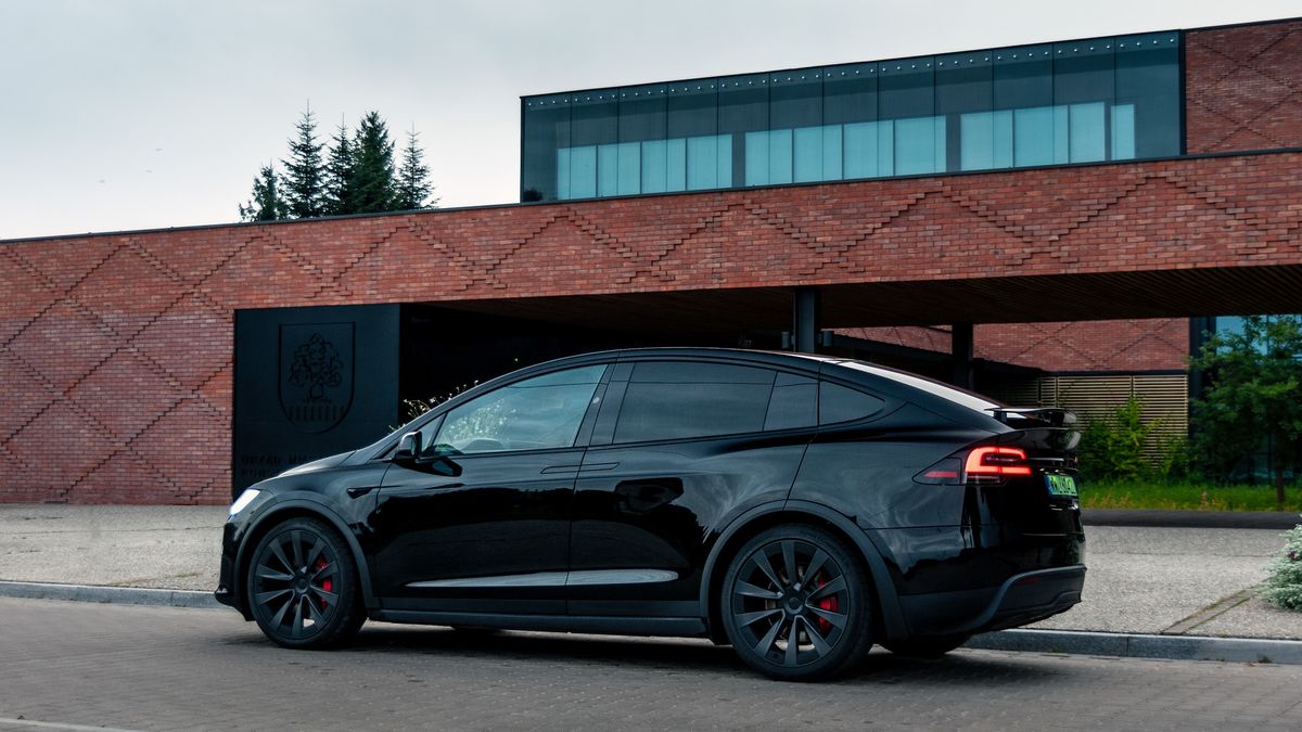 Tesla Model X Plaid