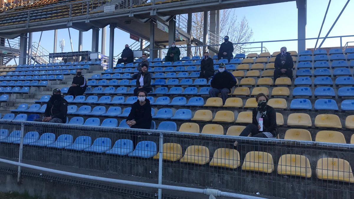 WP SportoweFakty / Pracownicy Stali Gorzów na stadionie