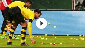 Protest kibiców BVB. Deszcz tenisowych piłek