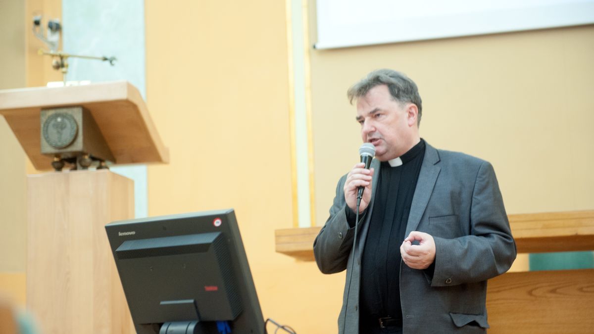 Ksiądz Paweł Bortkiewicz ostro o działaniach ministra kultury