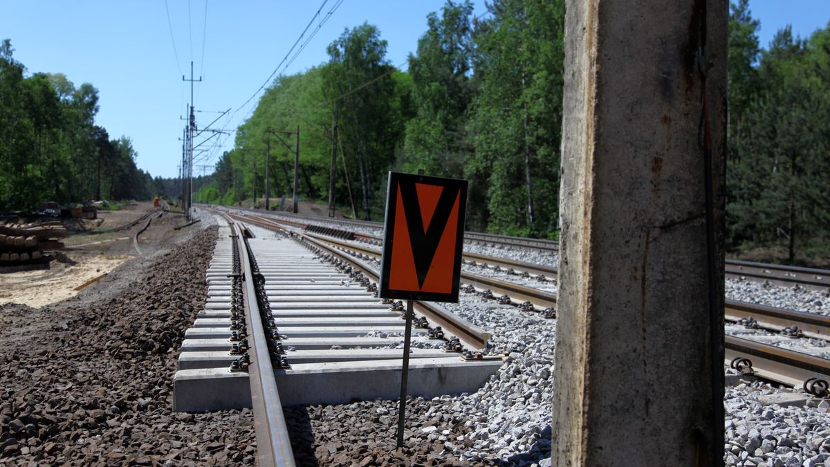 24.05.2012  ZIELONA GORA , BUDOWA  LACZNICY [L Z KRESKA] KOLEJOWEJ POMORSKO - PRZYLEP. FOT. MICHAL BEDNER
fot. Micha� Bedner
/FR/