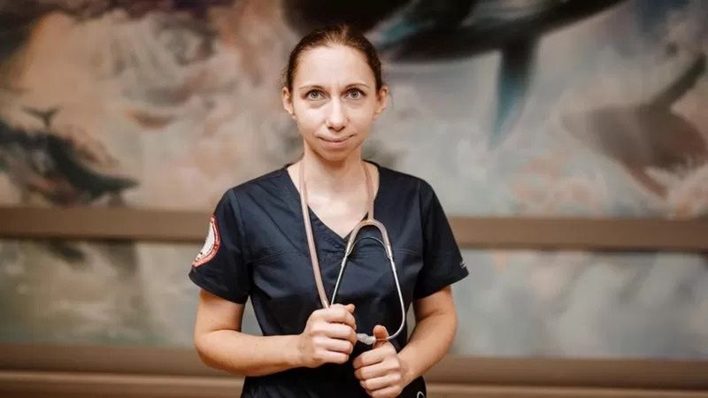 Оксана Леонтьєва - лікар-гематолог, вона пропрацювала у відділенні трансплантації кісткового мозку 11 років.