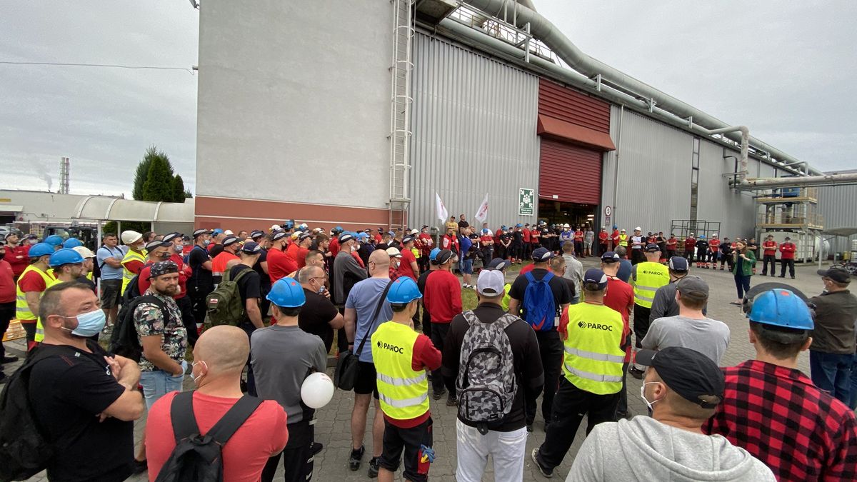 Strajk pracowników Paroc Trzemeszno