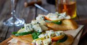 Bruschetta ze szpinakiem i botwinką. Sezonowa przekąska we włoskim stylu