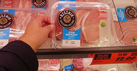 Zawsze zwracam na to uwagę, gdy kupuję paczkowany schab. Jeszcze nigdy nie wybrałam złego