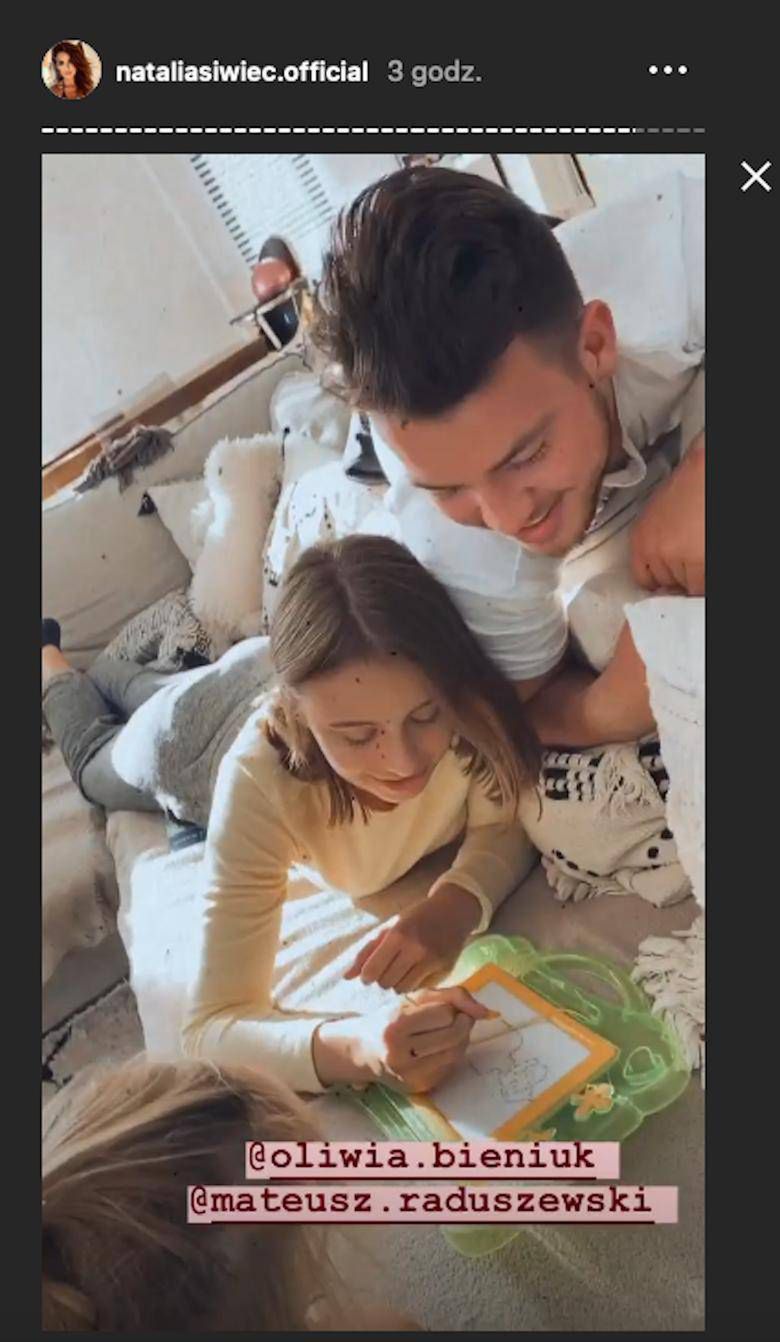 Oliwia Bieniuk i Mateusz Raduszewski zajmują się córką Natalii Siwiec