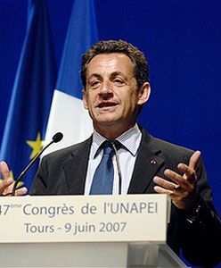 Uczeń zaatakował Nicolasa Sarkozy'ego butelką