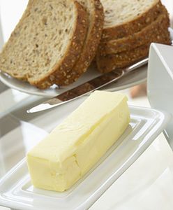 Pełno podróbek masła na sklepowych półkach