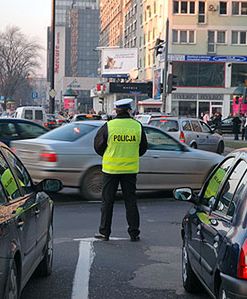 Policjanci będą zarabiać 522 zł więcej