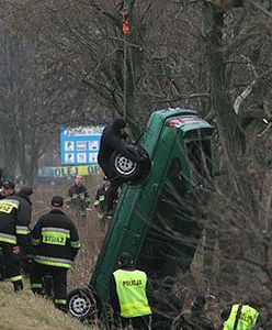 Policjanci, którzy zginęli w wypadku, odwozili dwie osoby; MSWiA zaprzecza