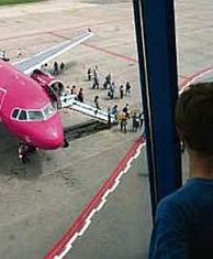 Kolej ściga się z... samolotami