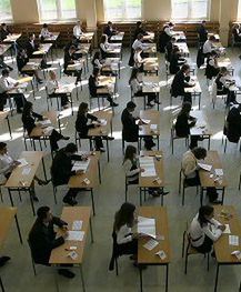 Za błędy egzaminatorów zapłacą maturzyści