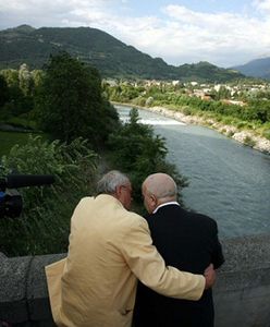 Rodziny ofiar wypadku mogą zostać ile będzie trzeba