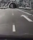 #dziejesiewmoto: wjechał w tył korka w tunelu