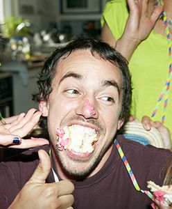 "On załatwiał się na dywan i grillował na balkonie"