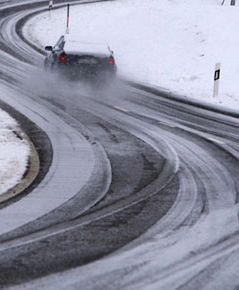 Zima dobiła drogi - urzędy zasypane skargami