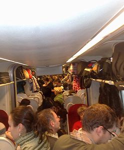 "W toalecie z 5 pijanymi żołnierzami" - relacje z PKP