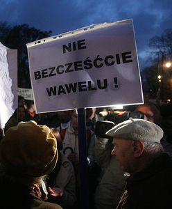 Dwie manifestacje pod Wawelem - może być gorąco na ulicach Krakowa