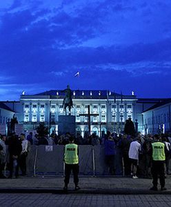 Są zarzuty po poniedziałkowej manifestacji przy krzyżu