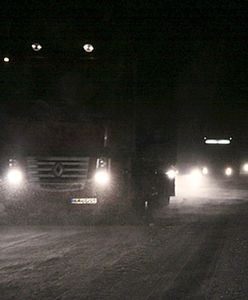 Śnieg na południu Polski: zablokowane drogi, wiele kolizji