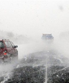 Zima nie odpuszcza. Nadchodzą zawieje i zamiecie śnieżne