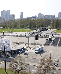 "Ołtarz na pl. Piłsudskiego będzie otoczony rzeką kwiatów"