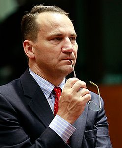 Sikorski spełnia życzenie Tuska w internecie