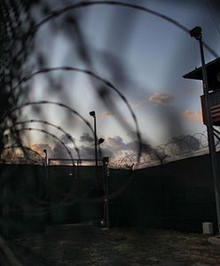 Najmłodszy więzień Guantanamo żąda rekompensaty