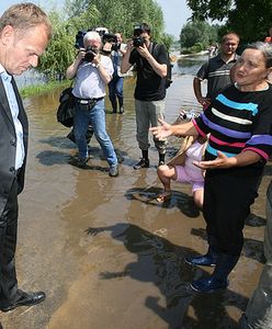 Tusk: nie można mówić "radźcie sobie sami"