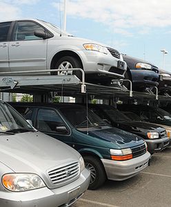 Każdy chce dostać "gotówkę za grata"