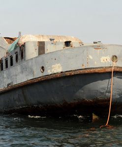 Zatopiono statek na oczach setek turystów