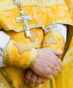 Kryzys zmusił sklepy do wyprzedaży szat liturgicznych