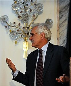 Sikorski zabierze do Polski sześcioro afgańskich dzieci