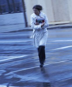 Sposób na walkę z nieostrożnymi przechodniami