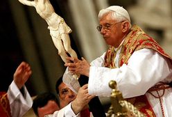 Papież przewodniczy Drodze Krzyżowej w Koloseum