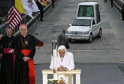 Papież modlił się w "Strefie Zero"