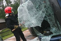 8 osób pozostało w szpitalach po wypadku autokarów