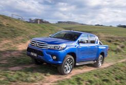 Toyota Hilux: trzy w jednym