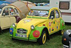 2 500 kultowych Citroenów 2CV zjechało do Torunia