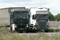 GDDKiA za zakazem wyprzedzania dla ciężarówek