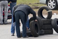 Letnie opony tańsze o 30 proc., bo przed sezonem